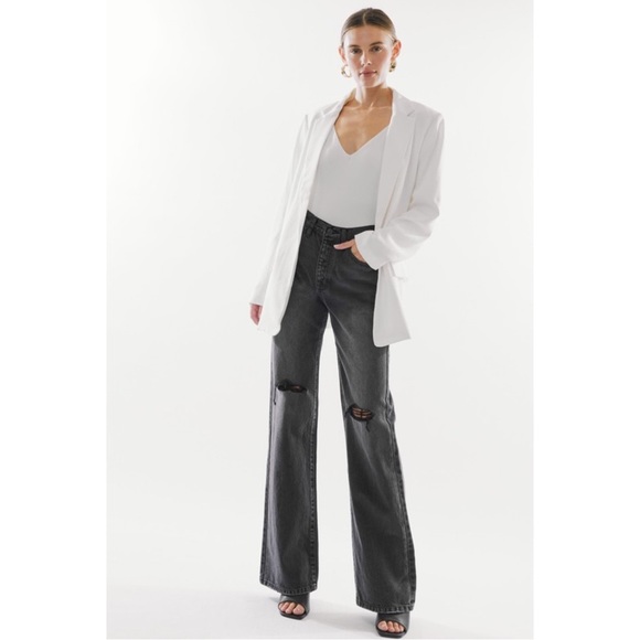 NWT Kancan High Waist Distressed Knee Jeans - Picture 5 of 6